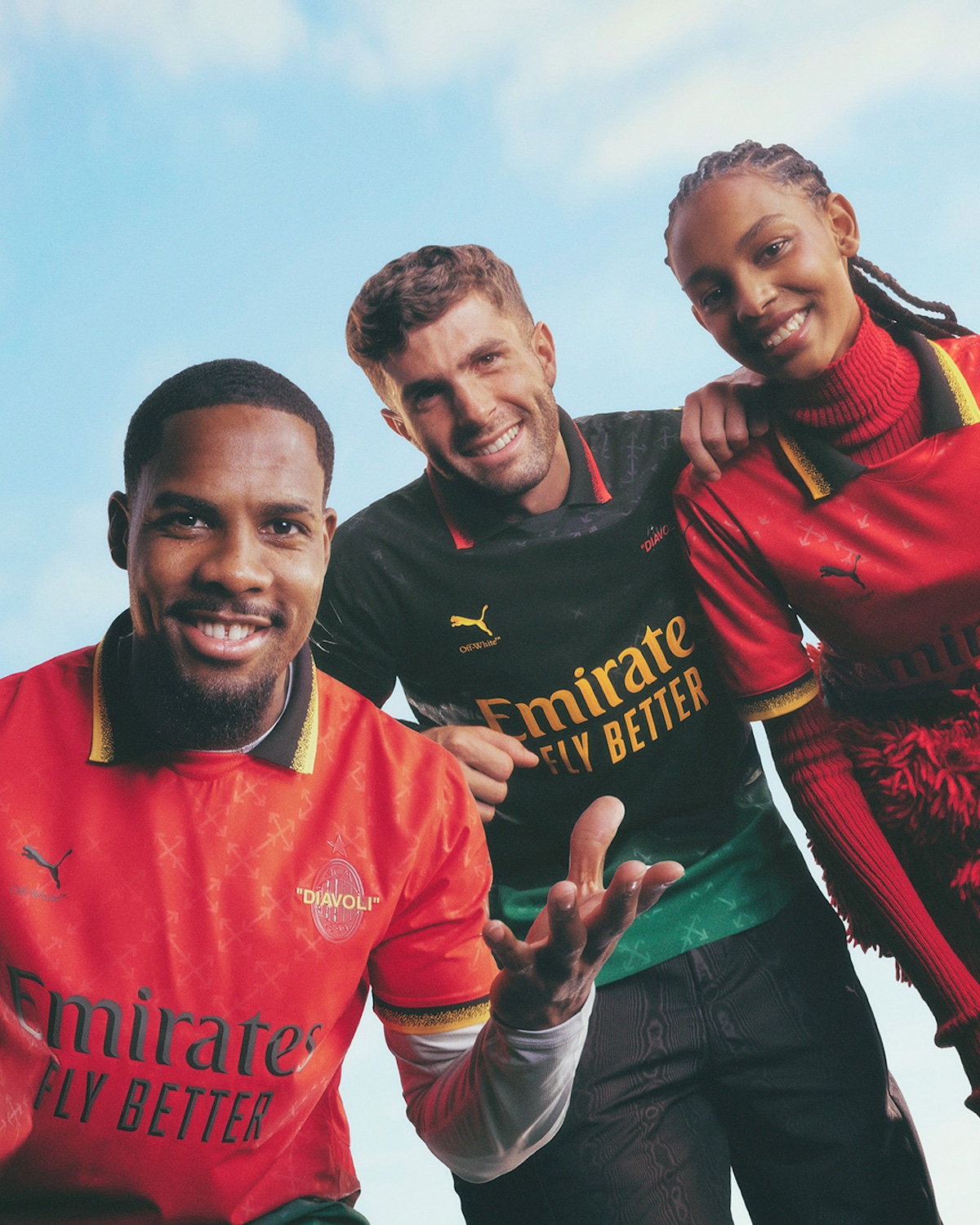 プーマ」×「ACミラン」×「オフ-ホワイト」によるサッカーユニホームが