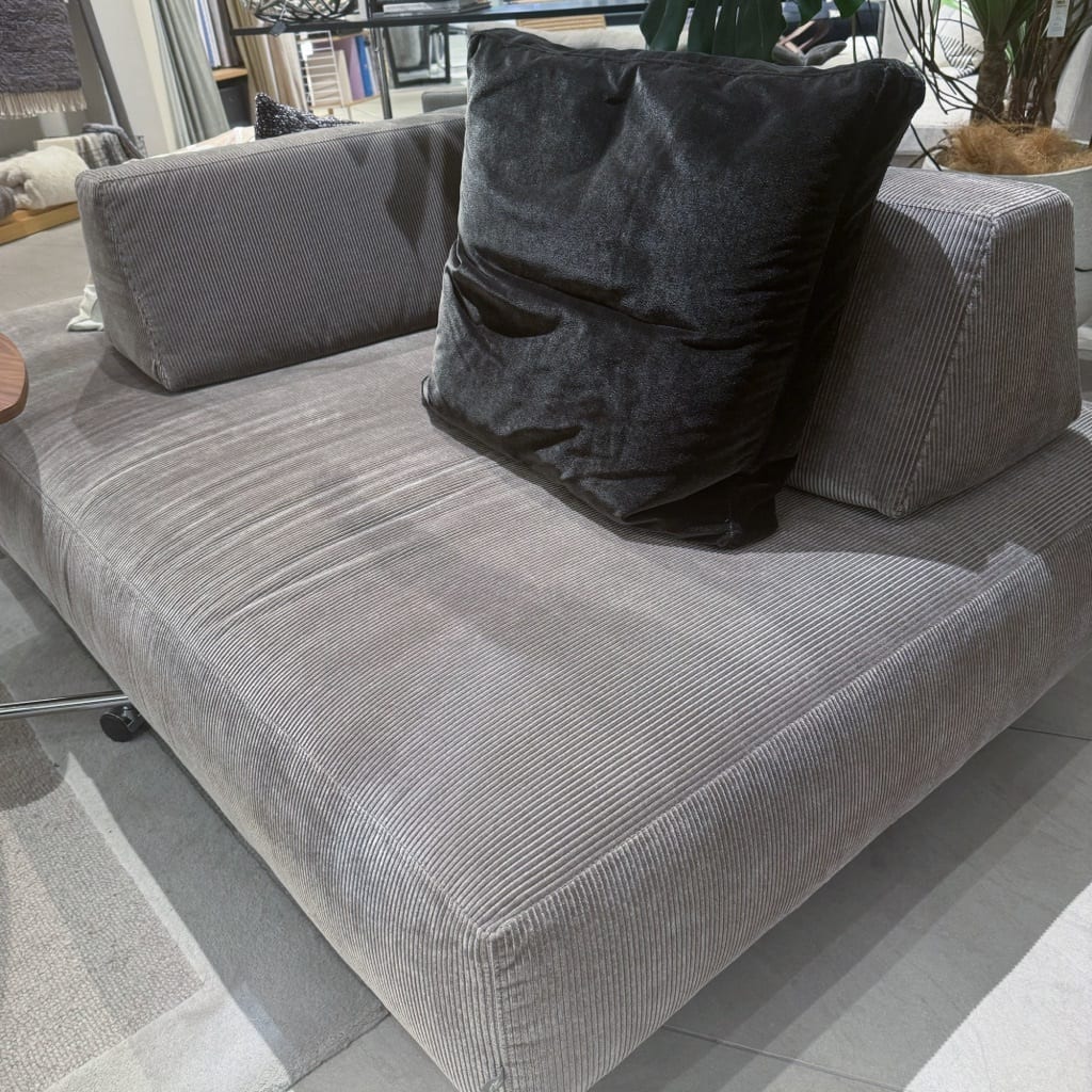 プレイタワーソファの魅力！】 今回ごのスタイリング